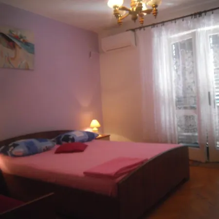 Emi Тучепи