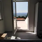 Διαμέρισμα Emi *