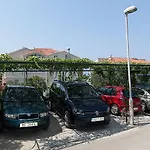 Διαμέρισμα Emi *
