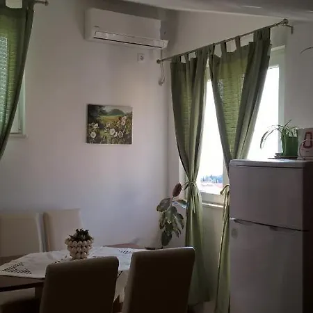 Emi Apartmán Tučepi