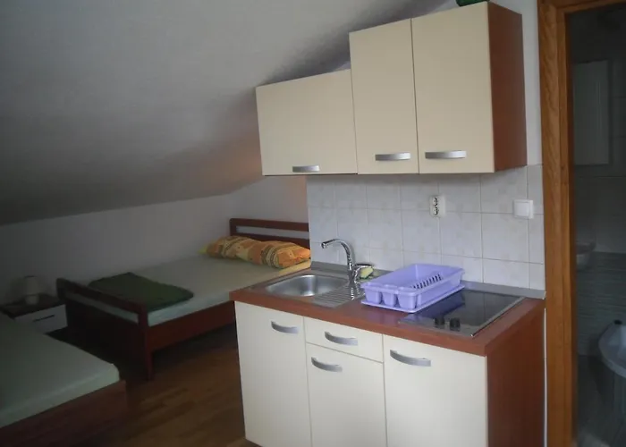Emi Apartment *